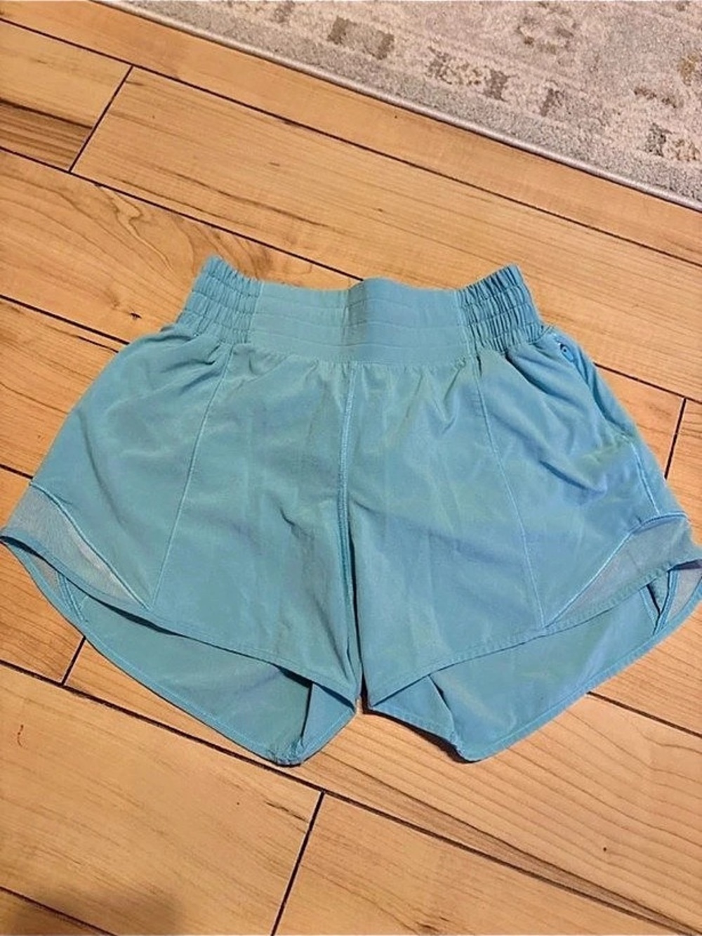 lululemon Hotty Hots 4” Electric Turquoise